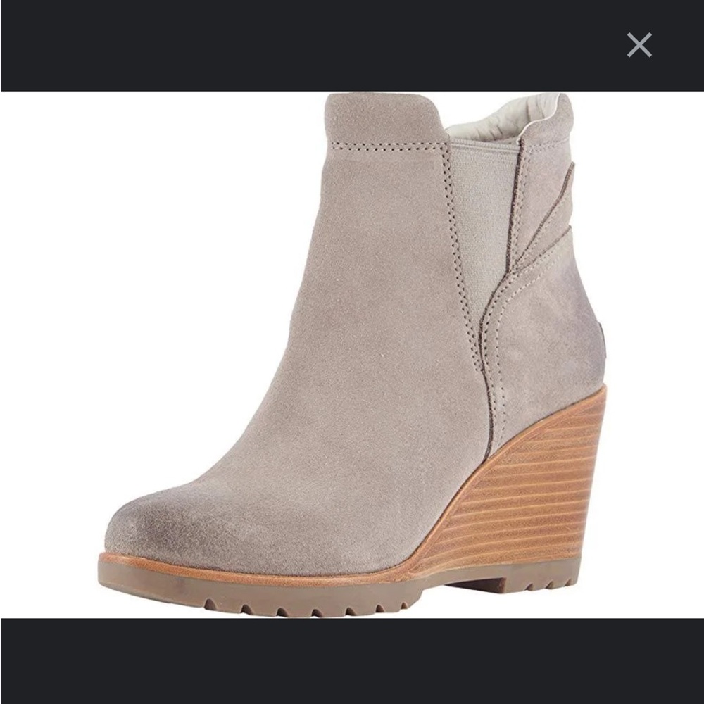 Sorel after hours Chelsea boots size 8